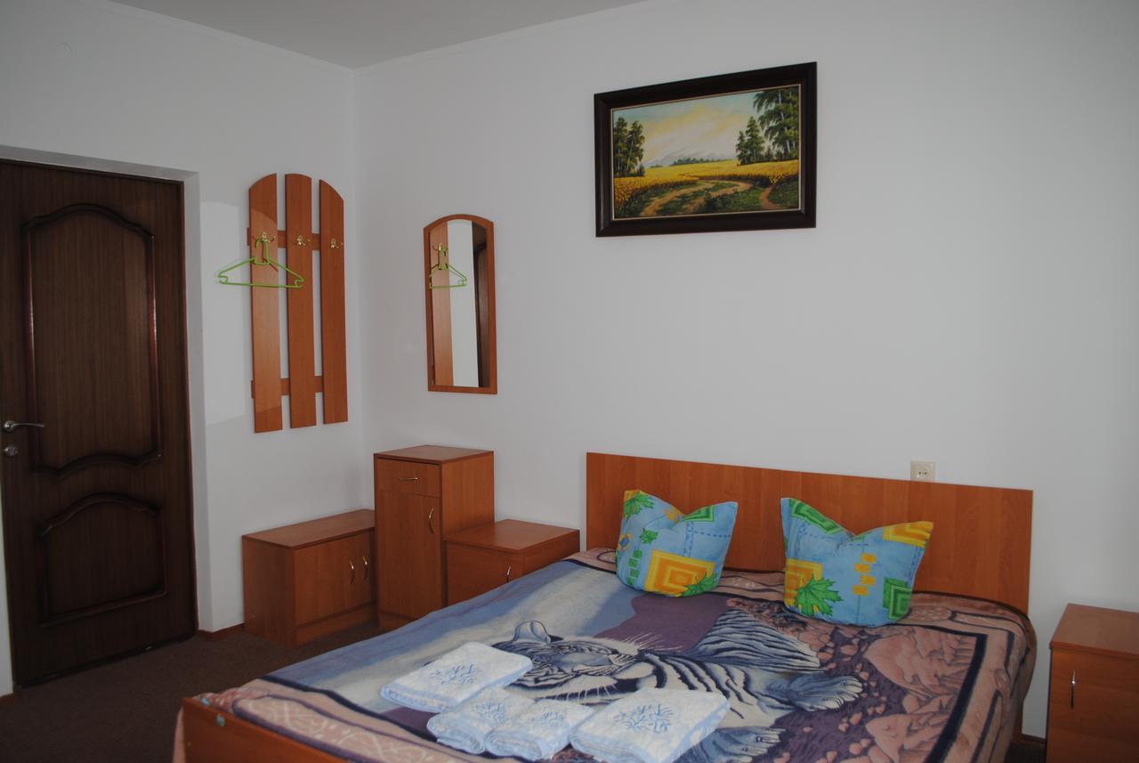Hotel - Restaurant "Lion'S Heart" Velyka Omelyana Ngoại thất bức ảnh