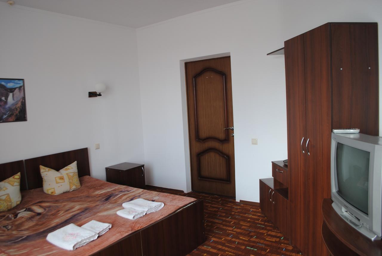 Hotel - Restaurant "Lion'S Heart" Velyka Omelyana Ngoại thất bức ảnh