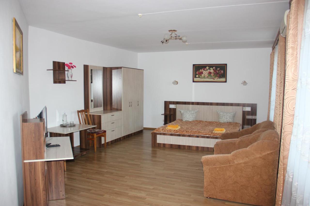Hotel - Restaurant "Lion'S Heart" Velyka Omelyana Ngoại thất bức ảnh